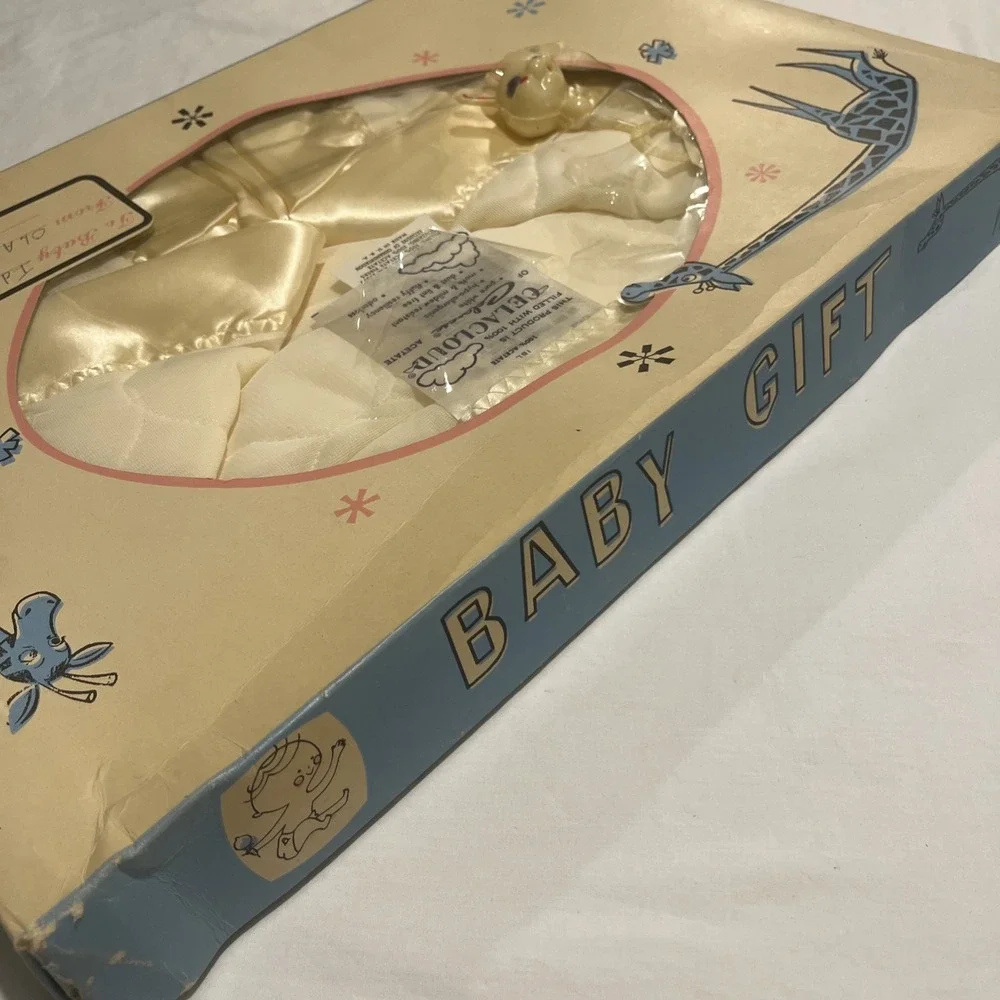 NOS Vtg 50s CelaCloud Baby Crib Blanket Cream Satin Trim Quilted w/Bunny Rattle
